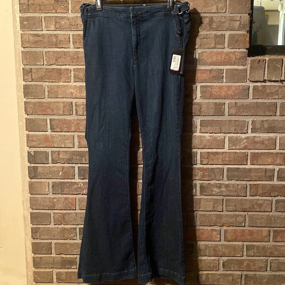 NWT Dark luxe denim trouser style jeans by Marciano size 31